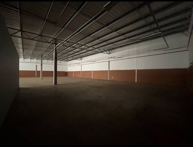 868M² WAREHOUSE TO LET IN CLAYVILLE